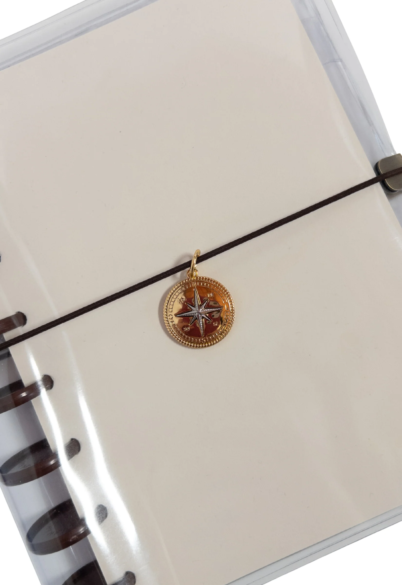 Charm para Elástico - Rosa dos Ventos | Dourada - Image 2